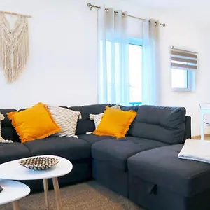  Apartment Apartment, 10 Mins Walk To